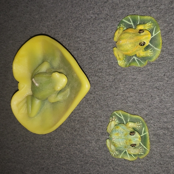 3 Cute Lucky Frog Candles - Picture 7 of 7